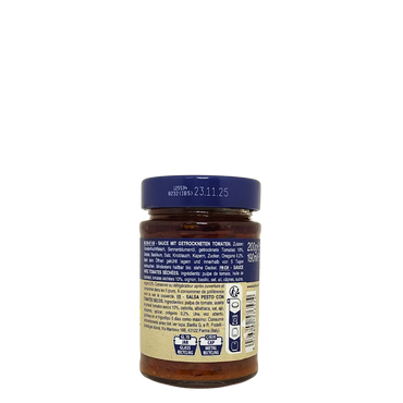 Pesto with dried tomatoes